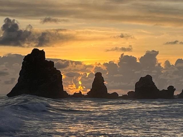 Nearby landmark, Sea view, Sunrise