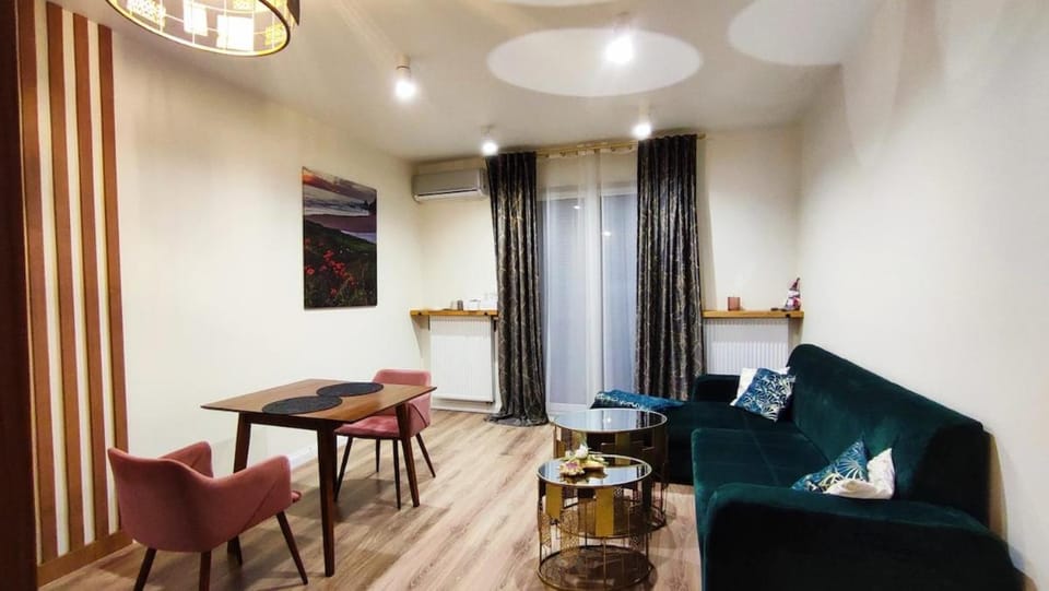 Siesta Forest Apartment Relaxing Park Apartment in Krakow