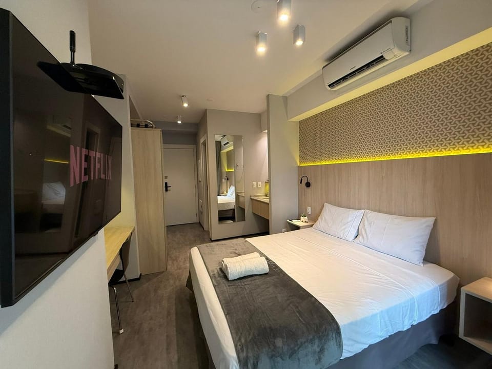 Studio Incrível na Vila Madalena com AC | Delfhy Apartment in Sao Paulo City