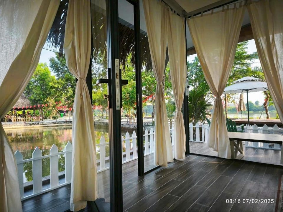 Homestay Mẹ khang 2 - Room lake view Nature lodge in Ho Chi Minh City