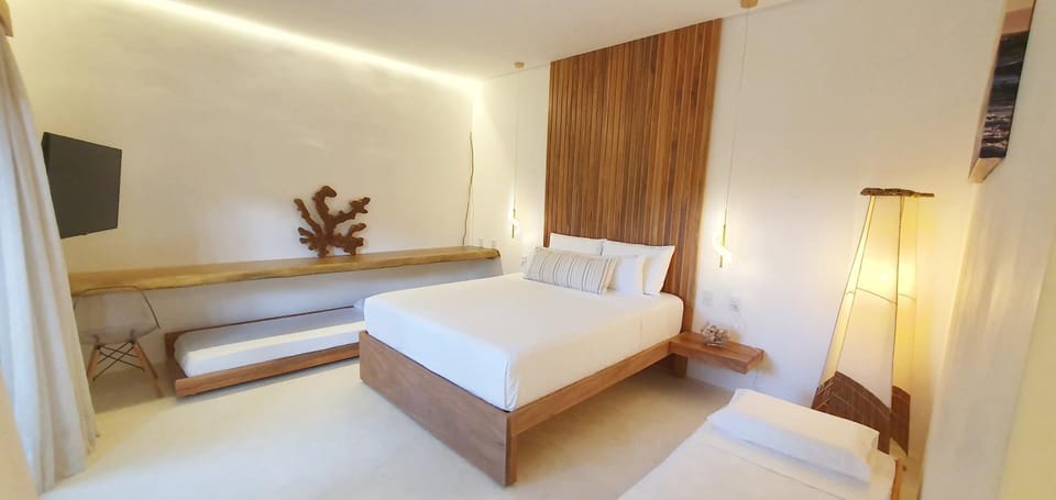 Bed, TV and multimedia, Bedroom