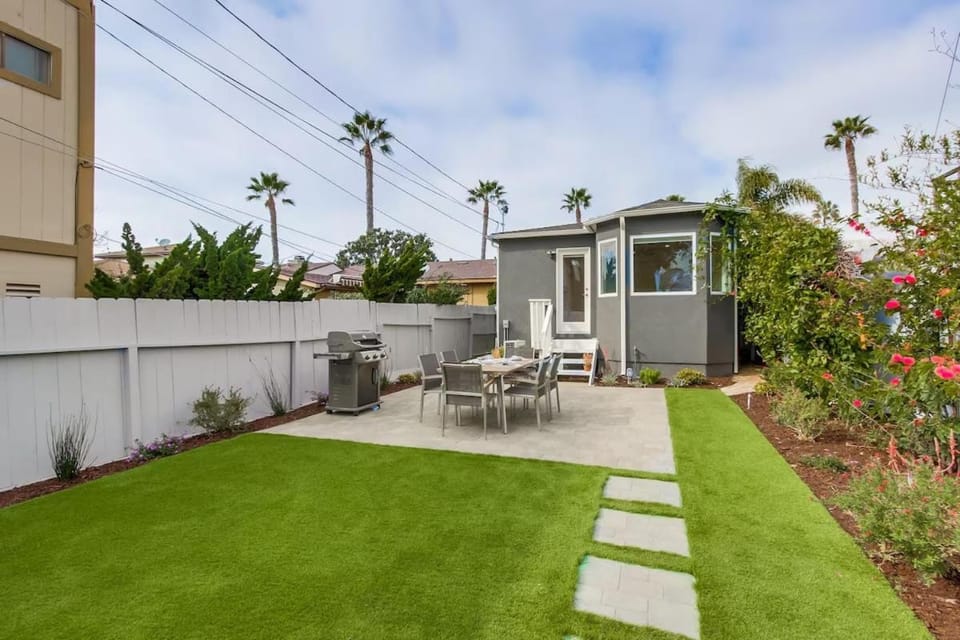 Newly Renovated Pacific Beach Home with Private Yard and AC House in Pacific Beach