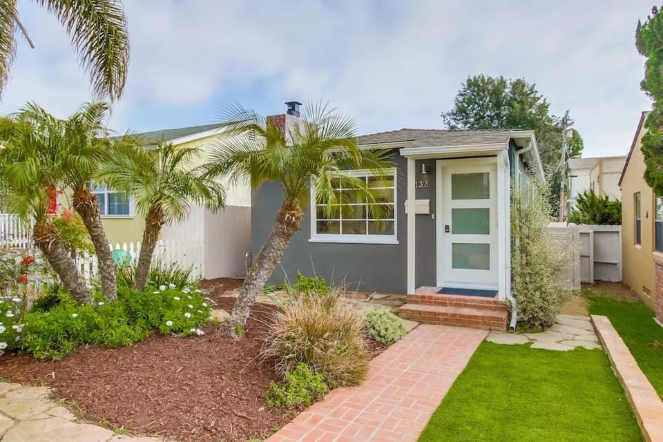 Newly Renovated Pacific Beach Home with Private Yard and AC House in Pacific Beach