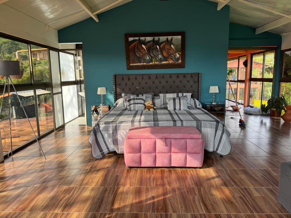Countryside house with jacuzzi and Sauna Villa in Antioquia