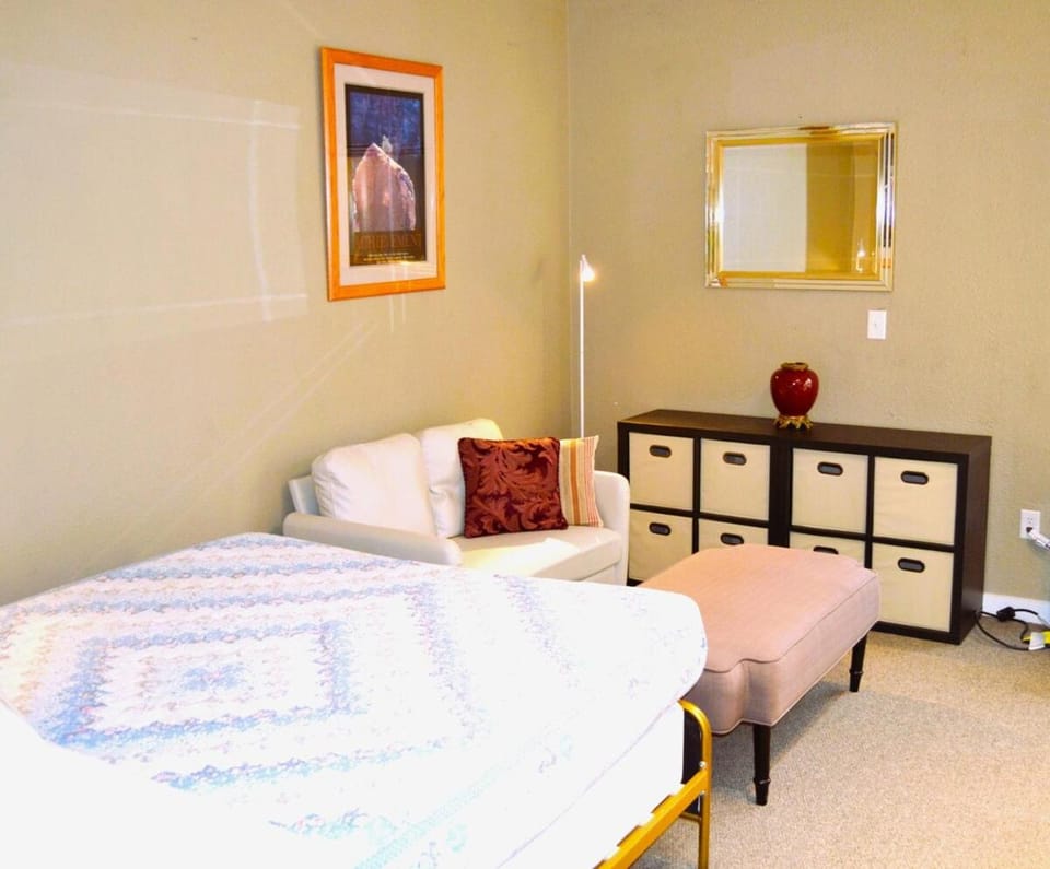 Cozy Nest 5 A Beautiful Room to Rent Apartment in Grand Forks