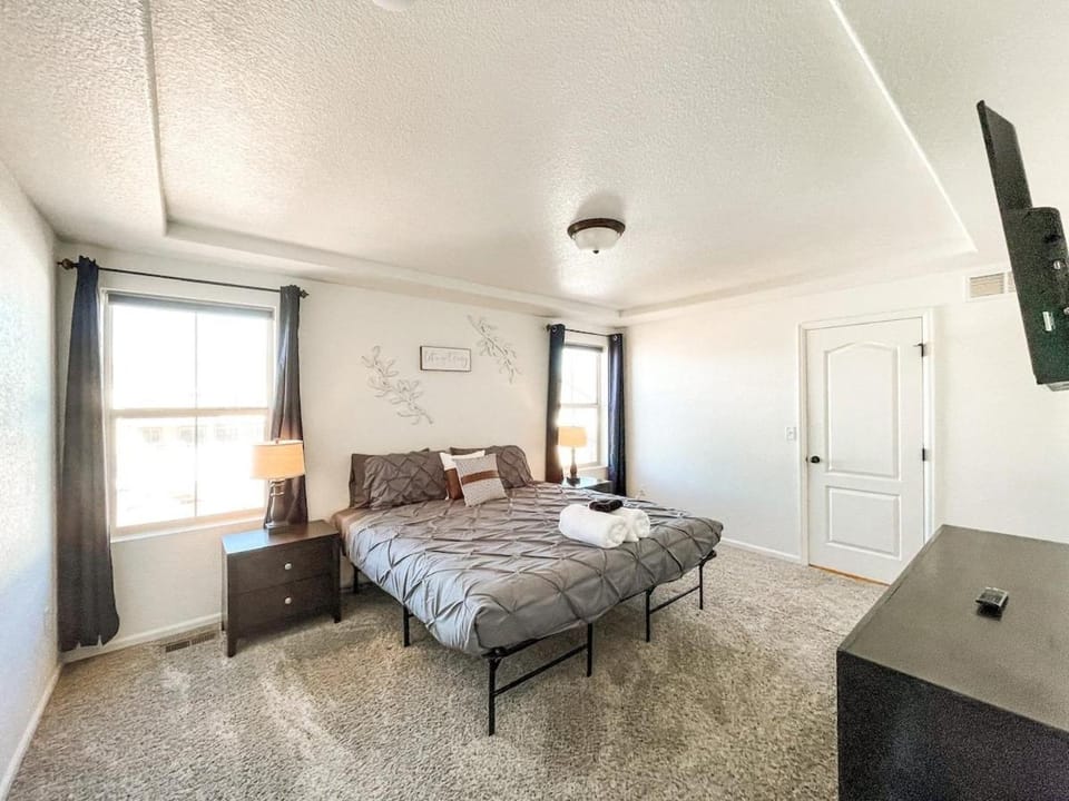 Spacious Family Getaway 20min to downtown sights House in Colorado