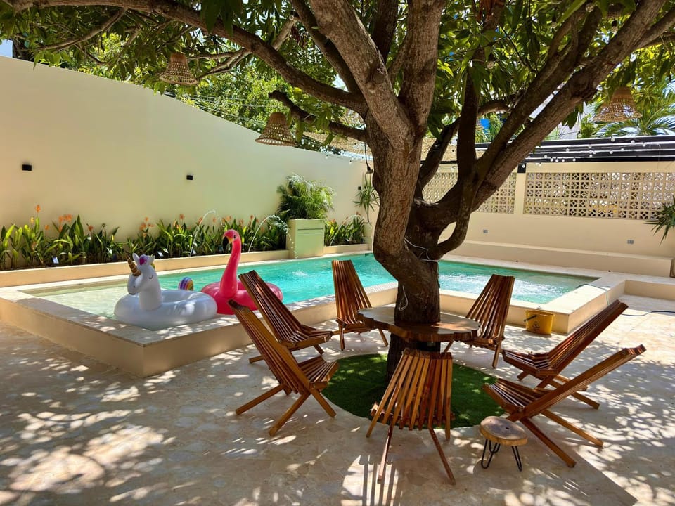 Patio, Day, Garden, Beach, Garden view, Pool view, Swimming pool, sunbed