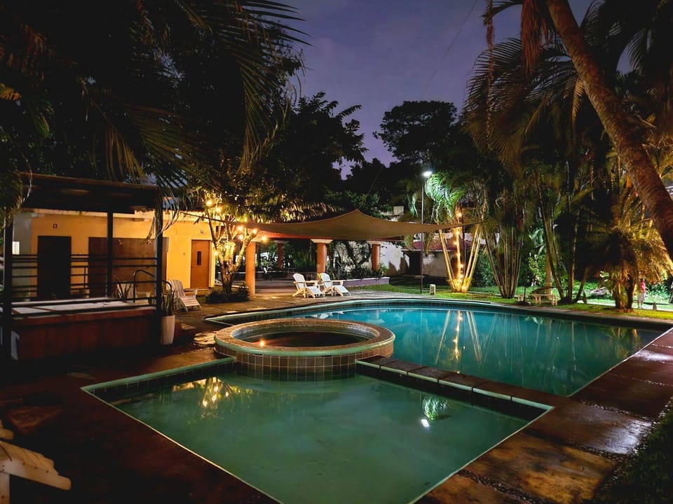 Casa Nael a 2Km del IRTRA House in Guatemala