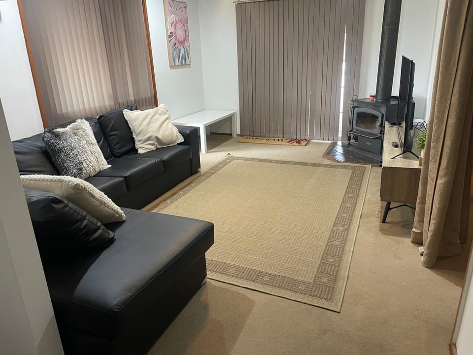 Rest, Relax and Recoup House in Wagga Wagga