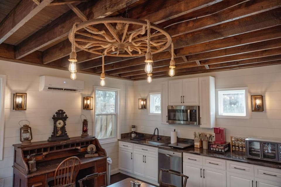 Luxury Historic Carriage House House in District of Columbia