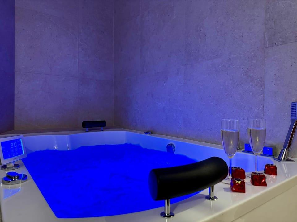 Hot Tub, Bathroom, Bath