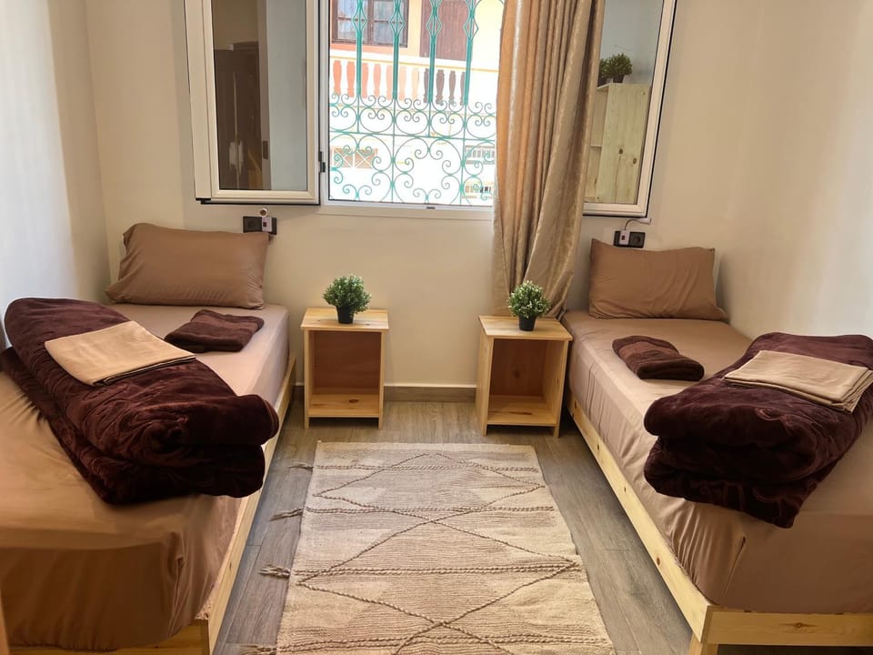 Bed, Photo of the whole room, Seating area, towels