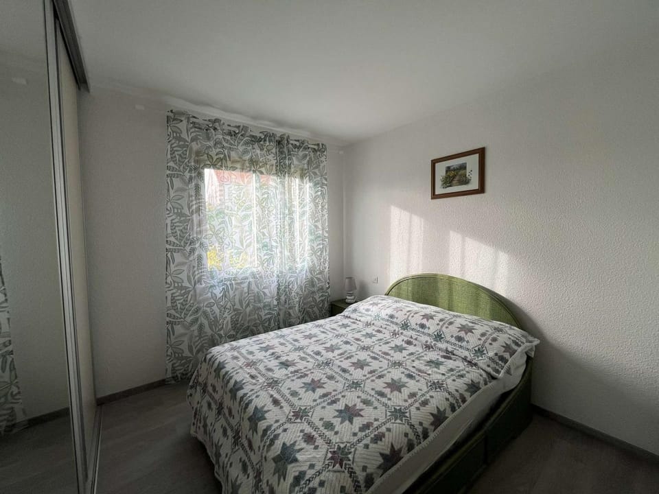 T3 climatisé avec vue sur mer et accès piscine - FR-1-308-205 Apartment in Le Lavandou