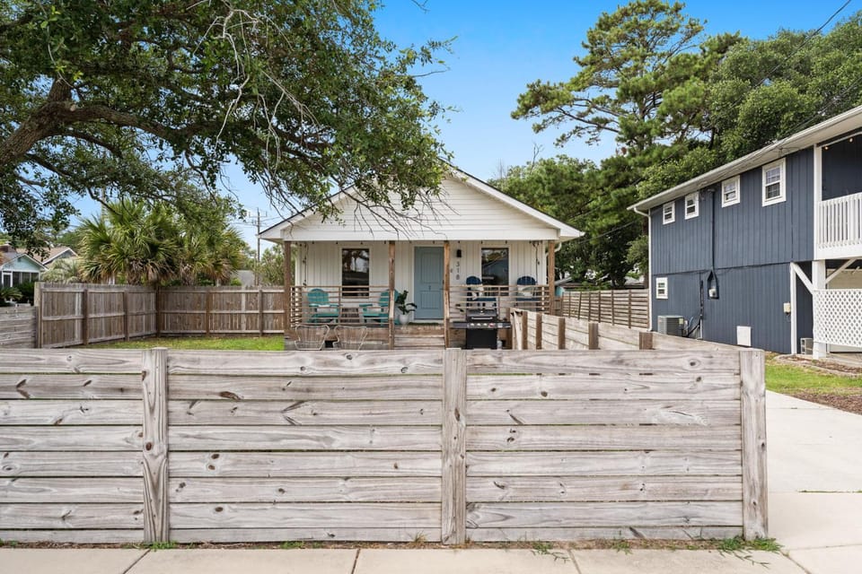 Twin Tides Beach House at Carolina Beach - Unit 1 House in Carolina Beach