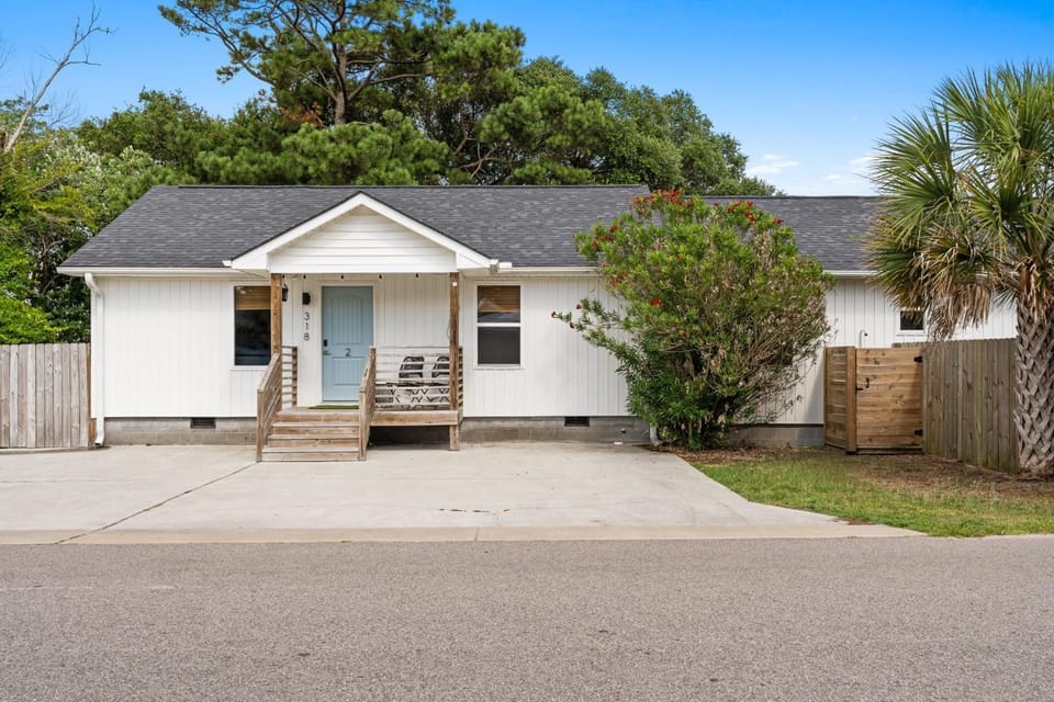Twin Tides Beach House Carolina Beach - Unit 2 House in Carolina Beach