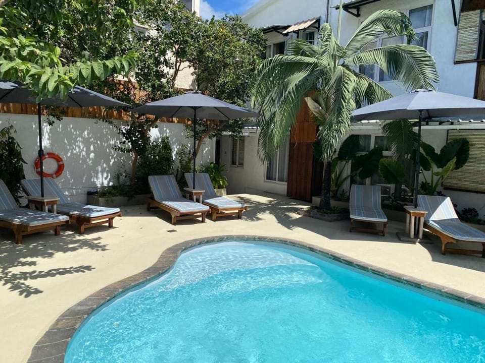 TRR7 Apt near Beach with Fine Cuisine & Pool Bed and Breakfast in Grand Baie