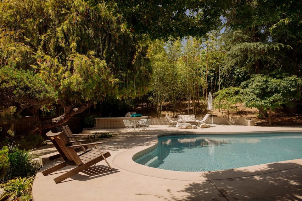 Villa Mountain Getaway with a Pool Hot Tub 5 Beds House in Sherman Oaks