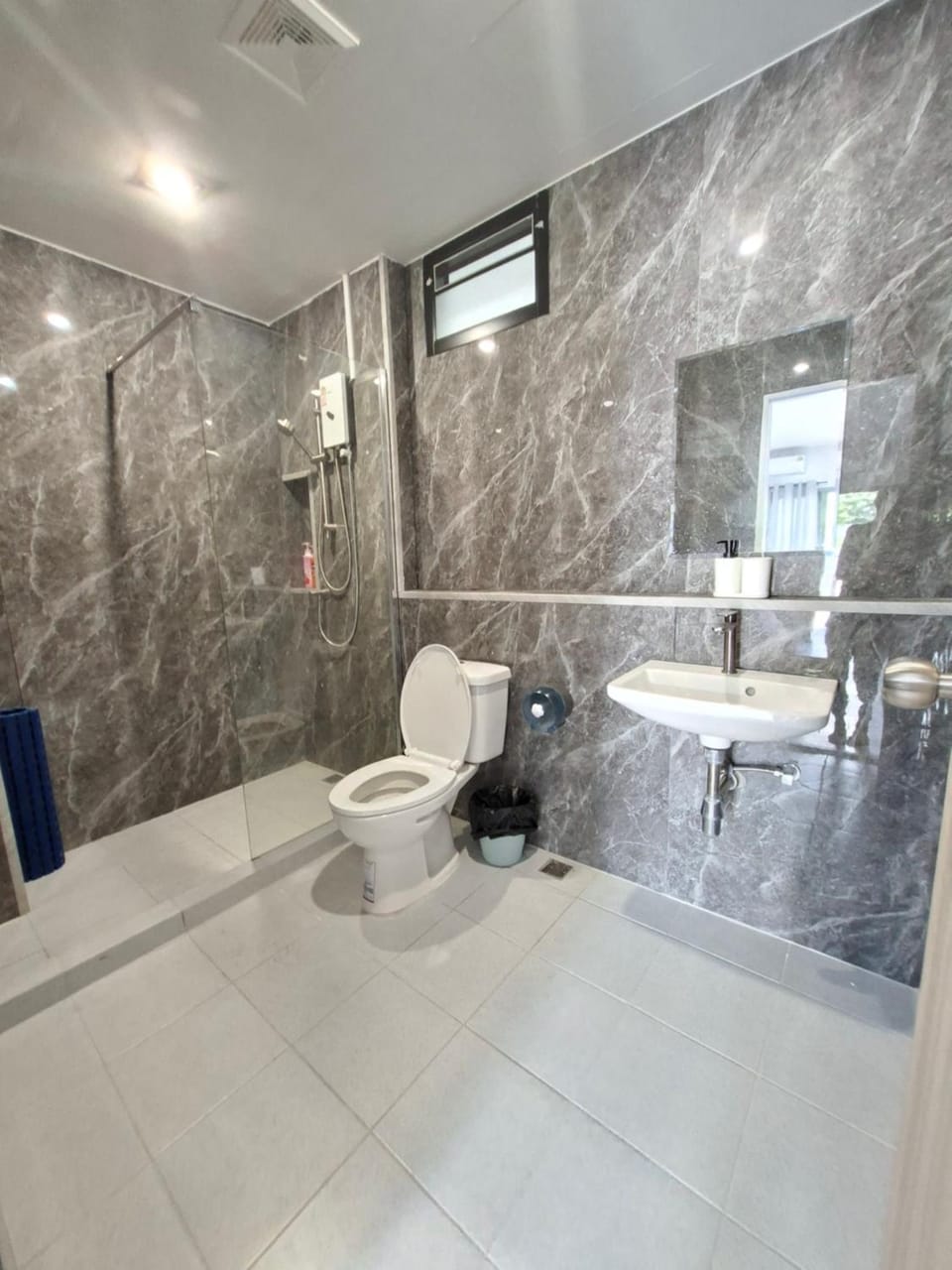 Toilet, Bathroom, Bath