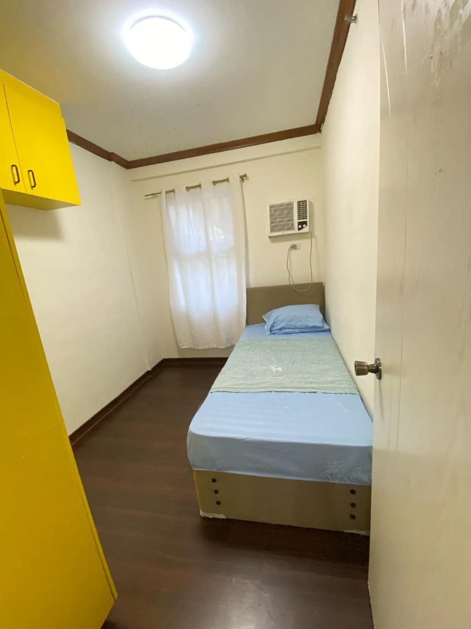 Dym cozy condo pad Apartment hotel in Las Pinas