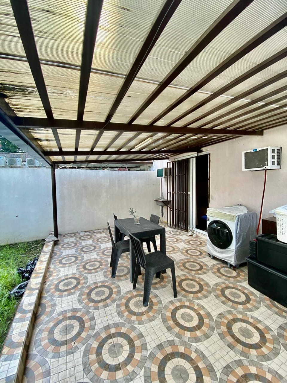 Dym cozy condo pad Apartment hotel in Las Pinas