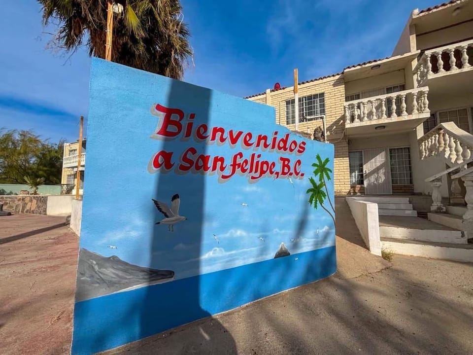 Shoreline Condo 5 Desert Oasis Free Wifi, Cool AC Apartment hotel in San Felipe