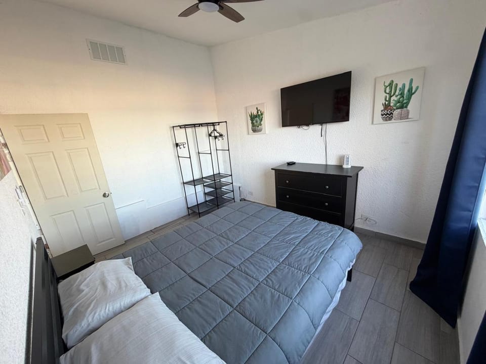 Condo 5- Pool, Near Beach & Malecón, Sleeps 8 Apartment hotel in San Felipe