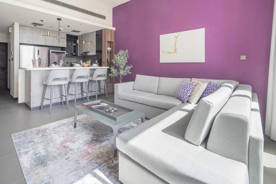 Frank Porter - MBL Royal Apartment in Dubai