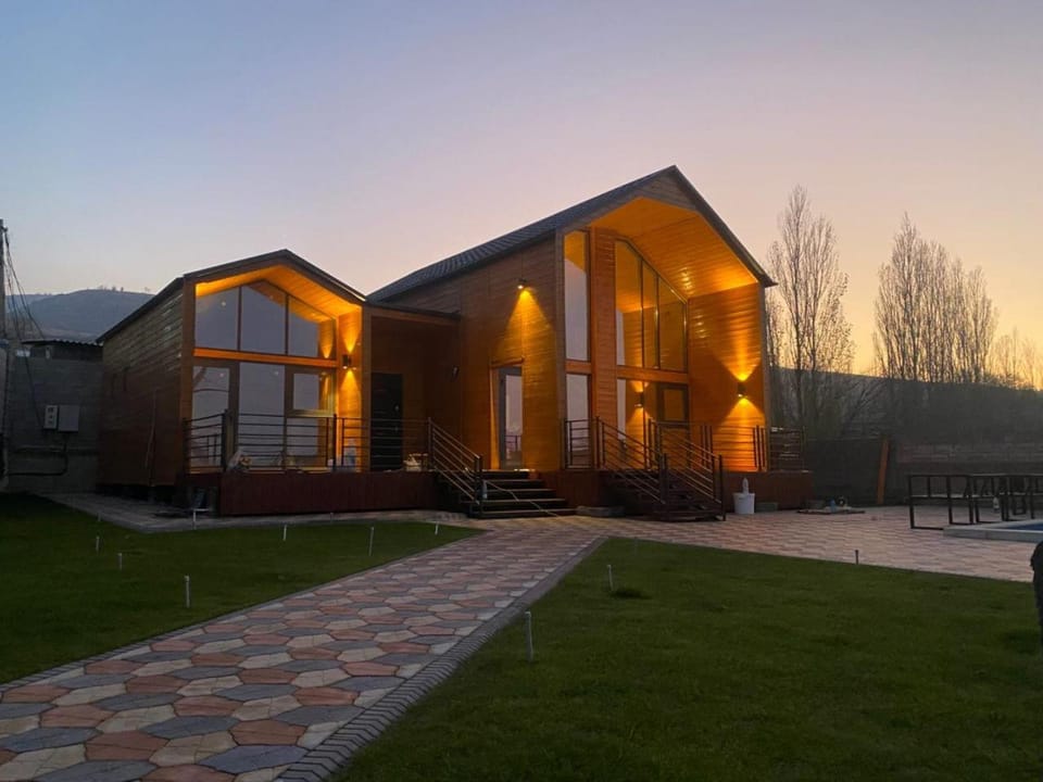 Property building, Spring, Day, Garden, Garden view, Sunrise, Sunset