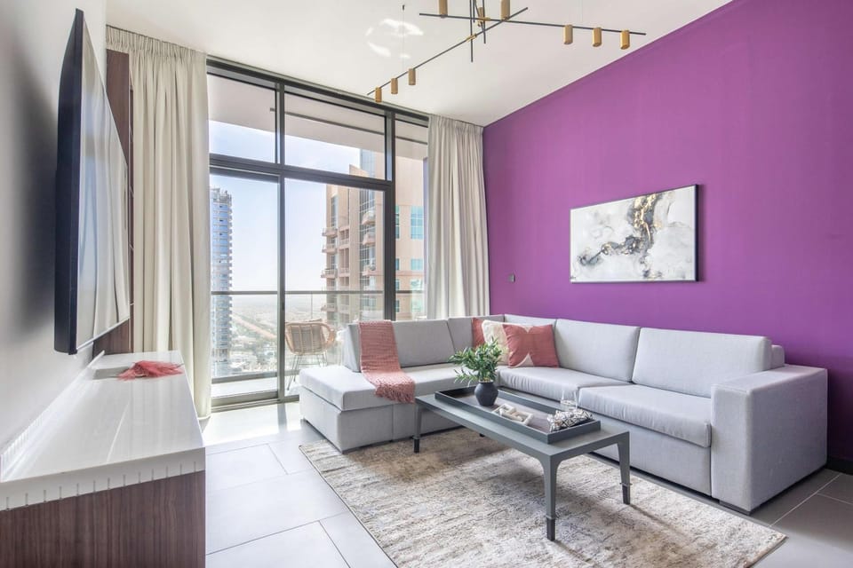 Frank Porter - MBL Royal Apartment in Dubai