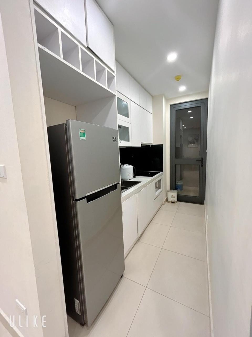 Kitchen or kitchenette, oven