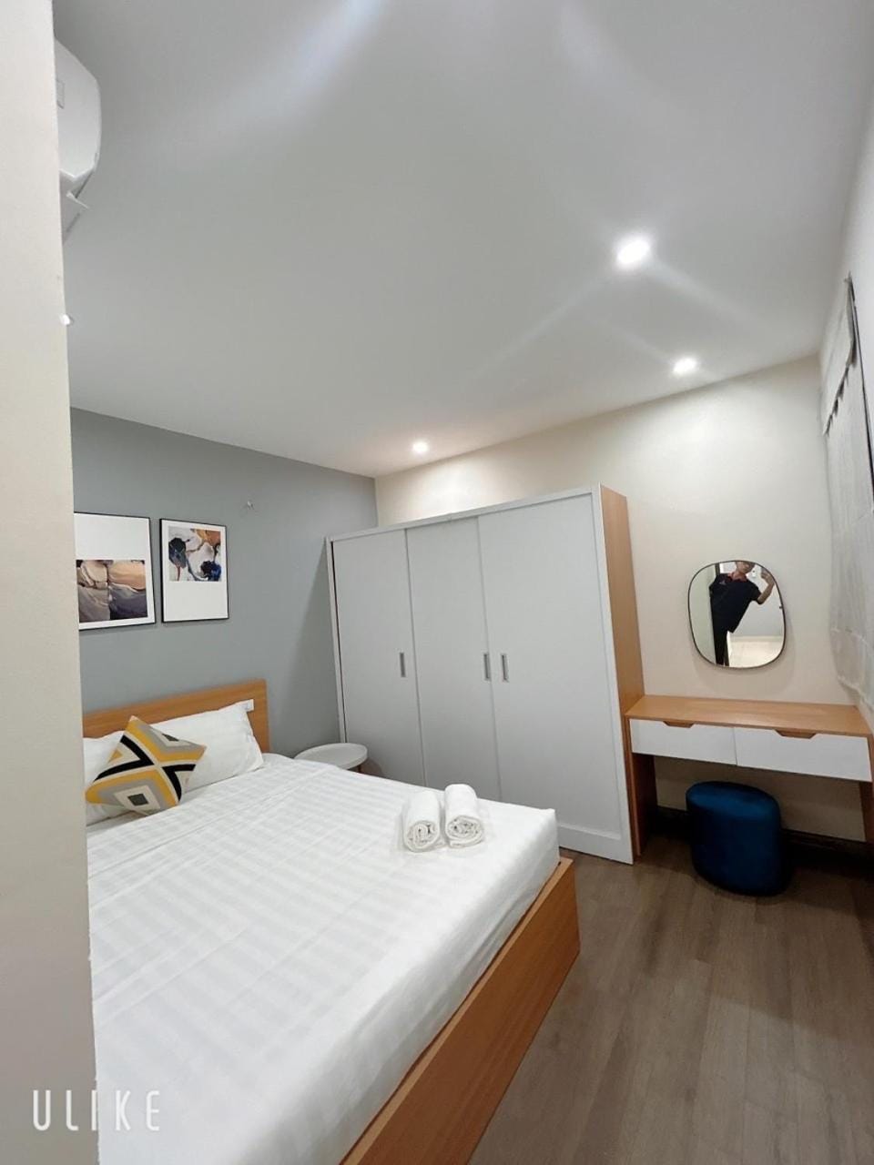 Bed, Photo of the whole room, Bedroom, towels, wardrobe, air conditioner