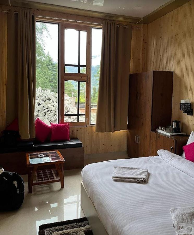 Shail Shikhar Heritage Inn Bed and Breakfast in Uttarakhand
