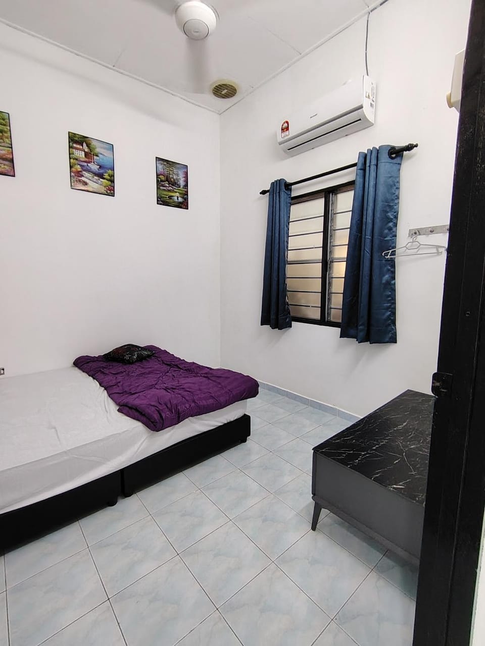 Bed, Bedroom, air conditioner