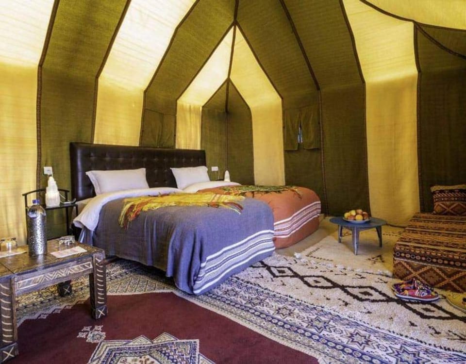 Bed, Living room, Photo of the whole room, Seating area, Bedroom