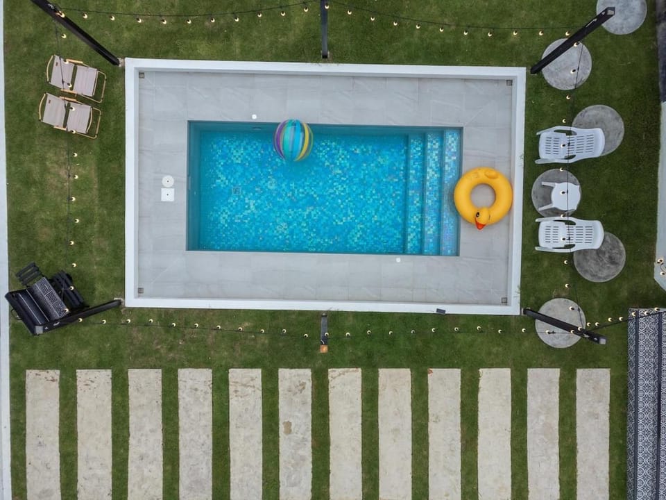 Pool view, Swimming pool, Swimming pool