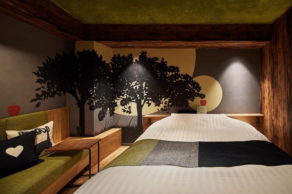 Photo of the whole room, Bedroom
