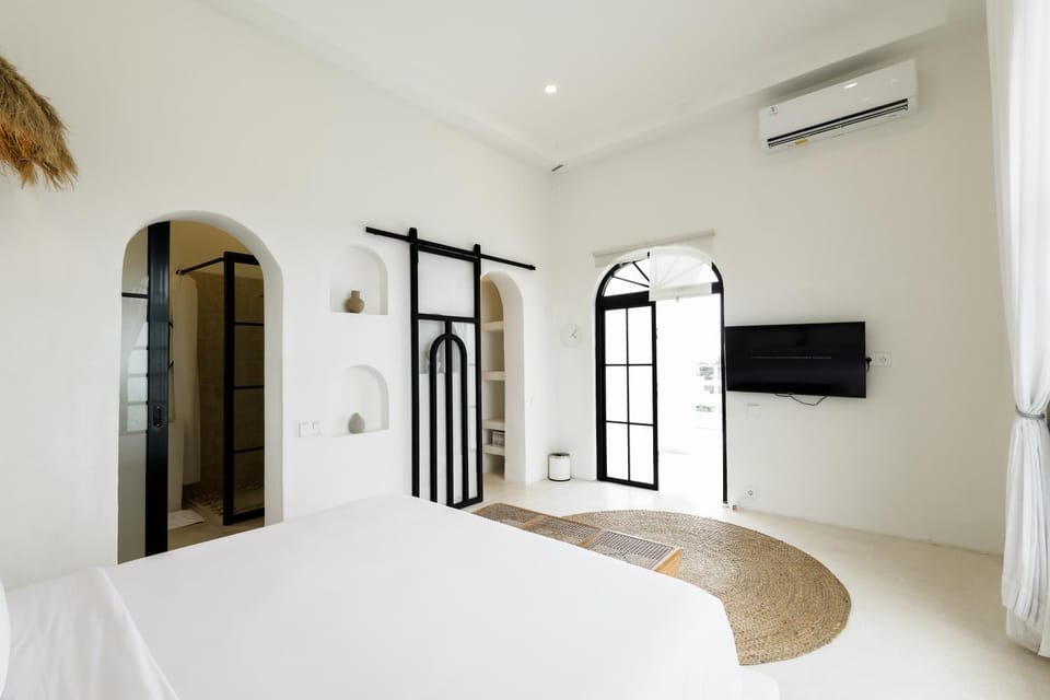 Bed, TV and multimedia, Bedroom, air conditioner