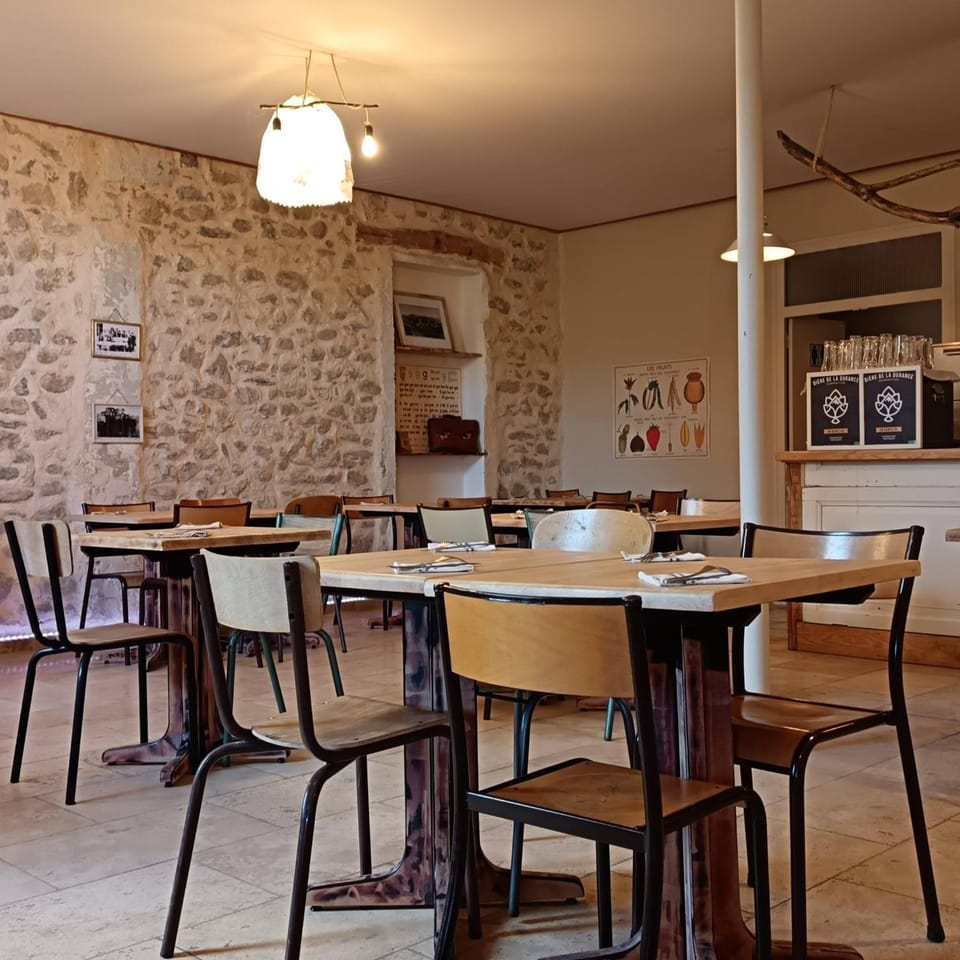 Auberge de Lagrand Bed and Breakfast in Provence-Alpes-Côte d'Azur