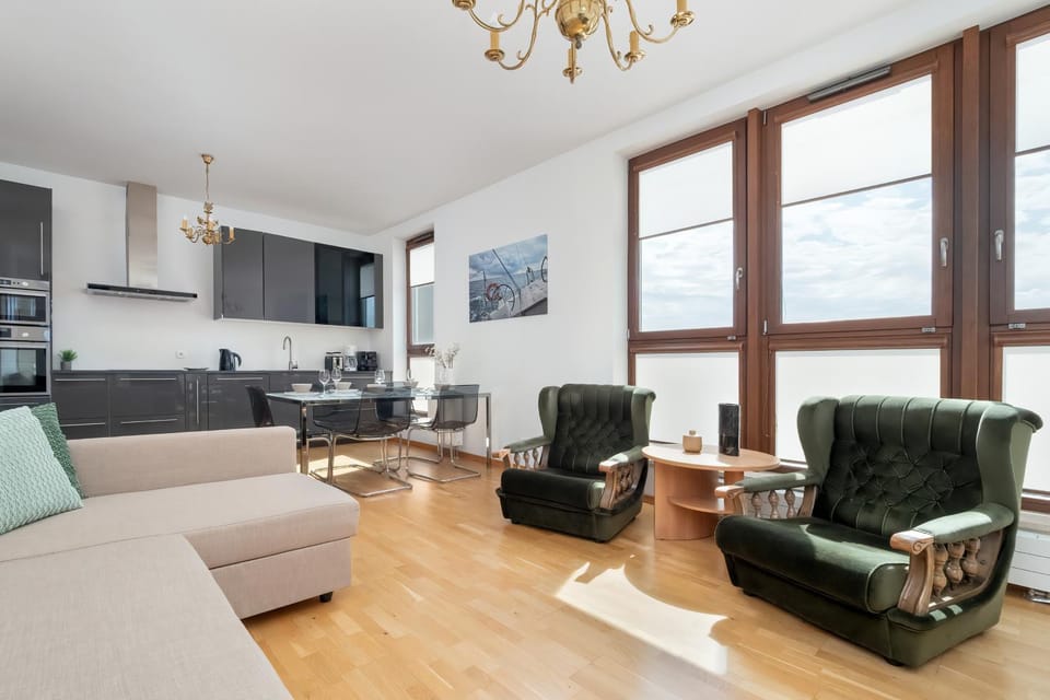 TV and multimedia, Kitchen or kitchenette, Living room, Seating area