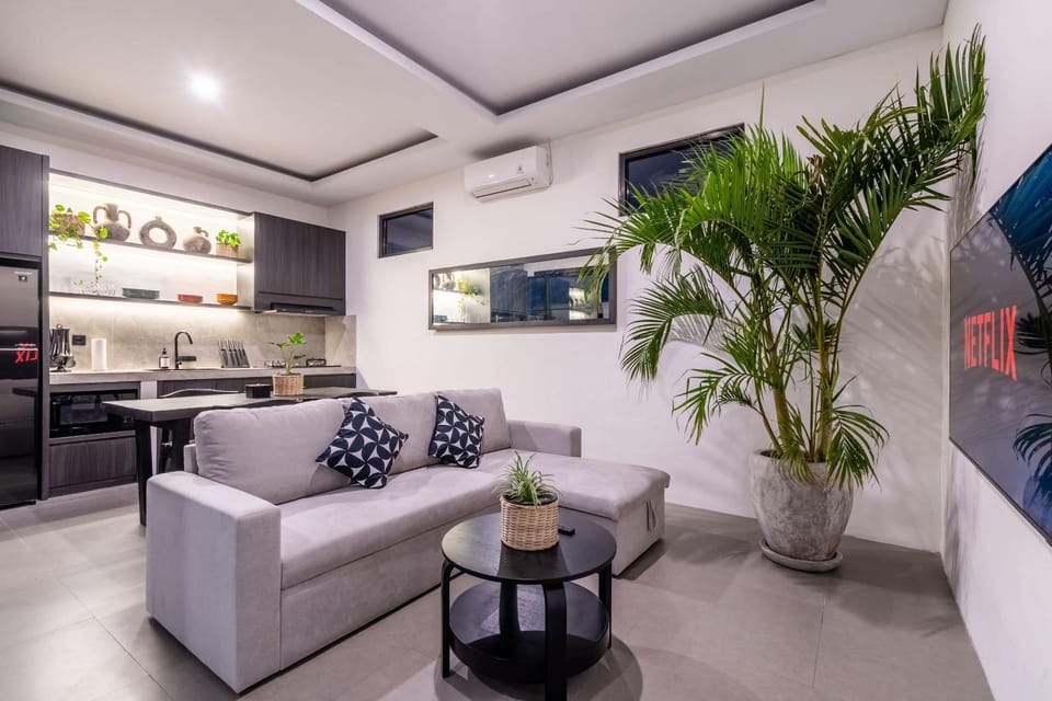 TV and multimedia, Kitchen or kitchenette, Living room, Dining area, air conditioner
