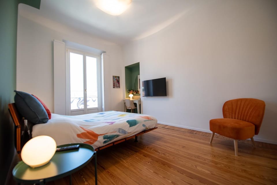 Bed, TV and multimedia, View (from property/room), Bedroom
