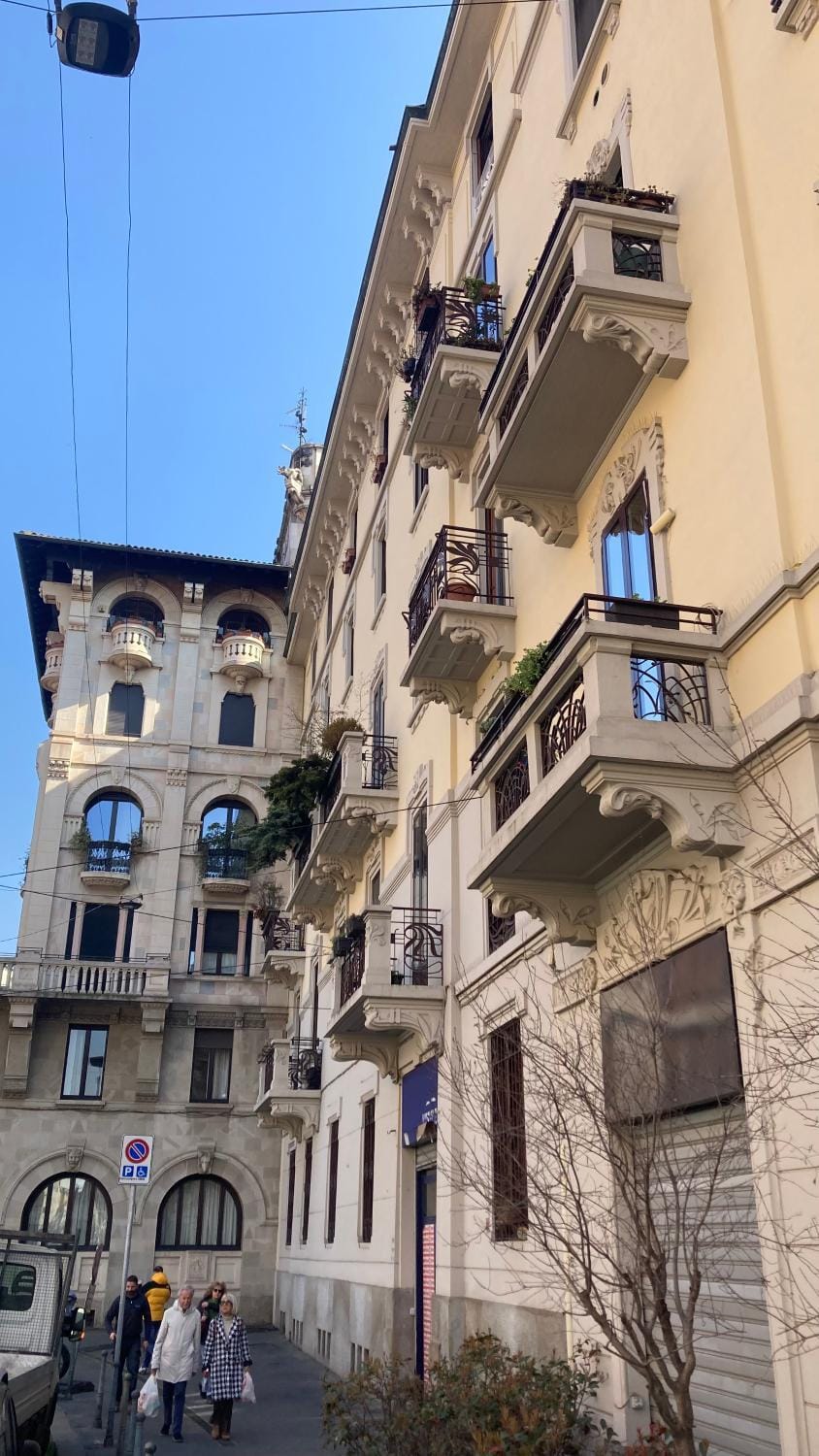 Property building, Day, Neighbourhood, Street view, Location