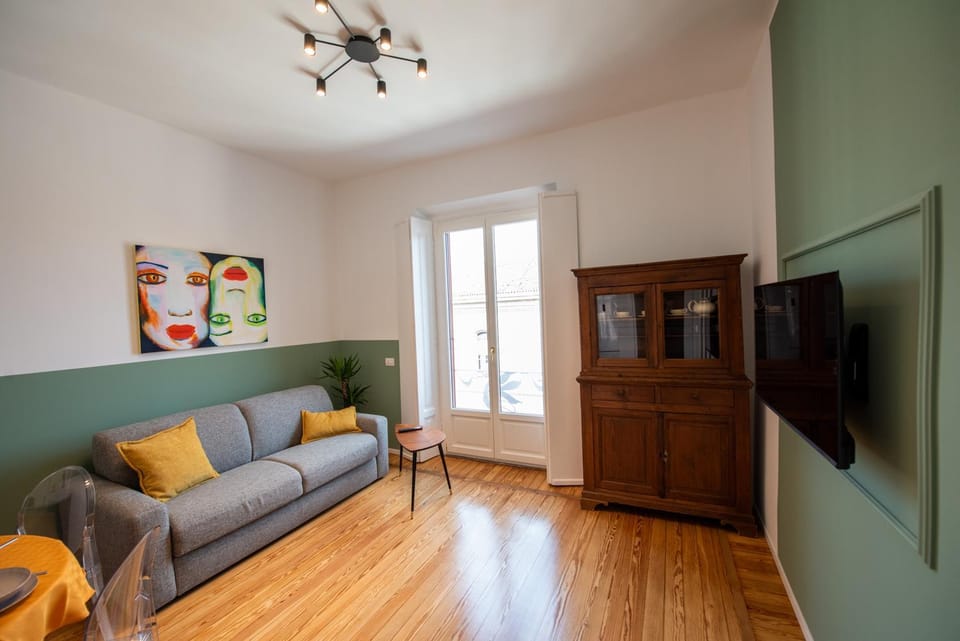 TV and multimedia, Living room, Seating area, Floor plan