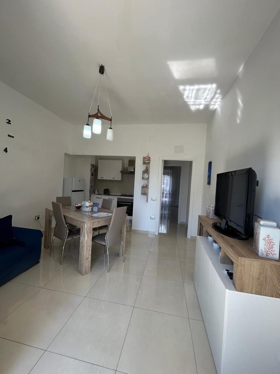 Kitchen or kitchenette, Living room, Dining area