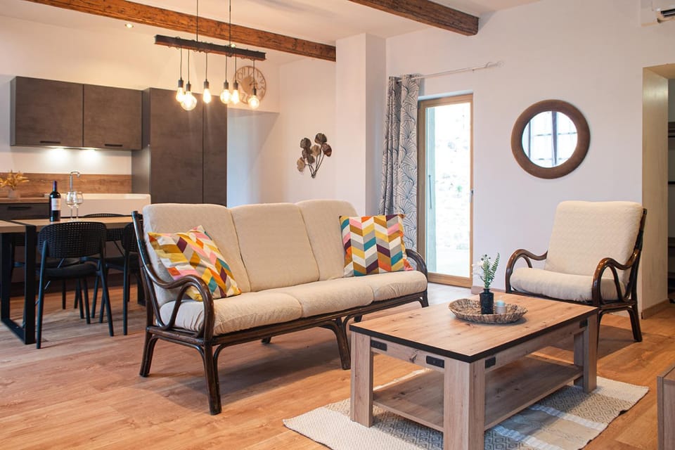 Seven Keys - La cour du Barres Apartment in Provence