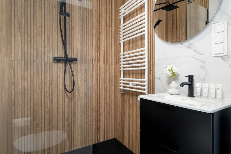 Shower, Bathroom