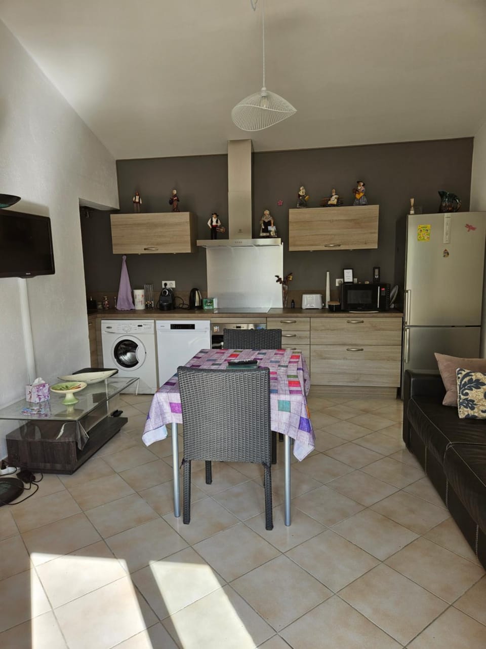 Seating area, Dining area