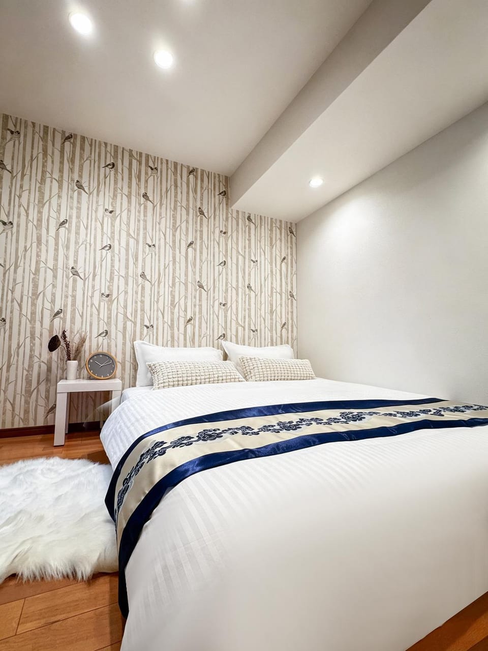 Bed, Photo of the whole room
