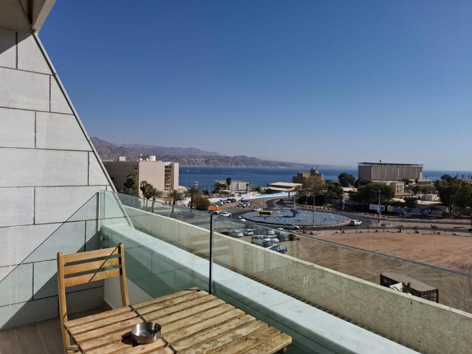 סי סייד אילת סוויטה 2 חדרים עם מרפסת ונוף לים Apartment in Eilat
