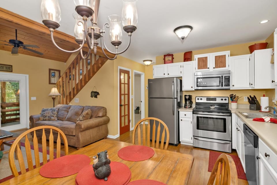 Kitchen or kitchenette, Living room, Dining area